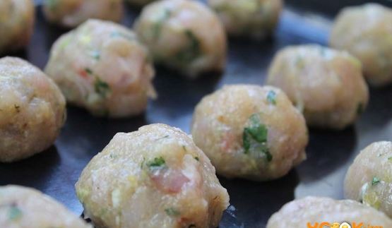 куриные фрикадельки в духовке с соусом