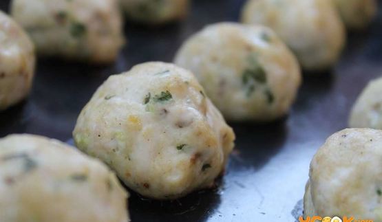 куриные фрикадельки в духовке с соусом