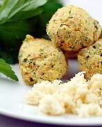 Рыбные фрикадельки с рисом на пару