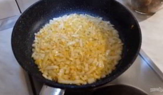 спагетти с мясными фрикадельками в овощном соусе