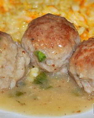 Свиные фрикадельки в горчично-медовом соусе