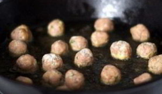 запеченные ригатони с фрикадельками