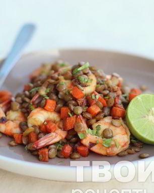 Чечевица с креветками