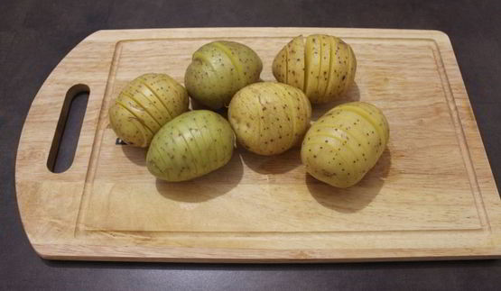 картофель гармошкой с салом