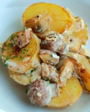 Картошка, жаренная с грибами в сметане