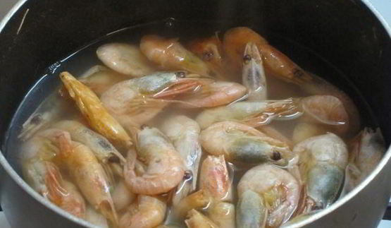 красный рис с креветочным кремом