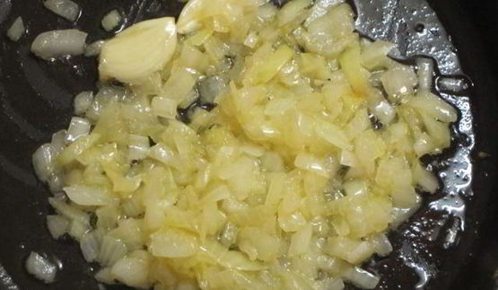 красный рис с креветочным кремом