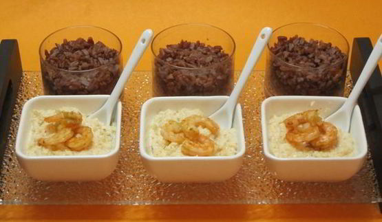 красный рис с креветочным кремом