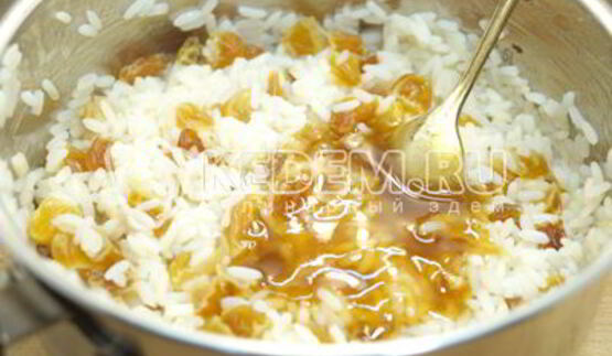 рис с изюмом