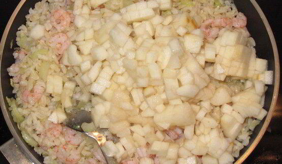 рис с креветками и грушей