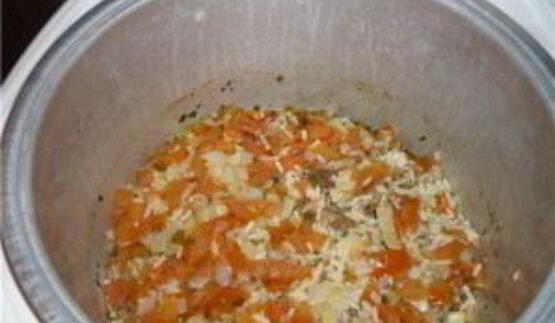 рис с тушенкой в мультиварке