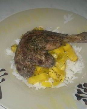 Утиные ножки в горшочке, белый рис с сельдереем и луком