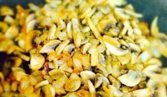 жареная картошка с шампиньонами