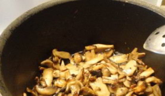 жареная картошка с сушеными грибами