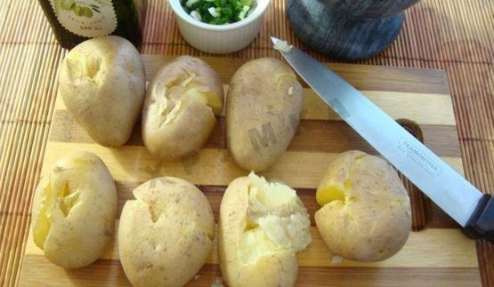 жаренный картофель с перцем и солью сянцзань цзяоянь сяо тудоу