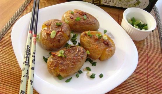 жаренный картофель с перцем и солью сянцзань цзяоянь сяо тудоу