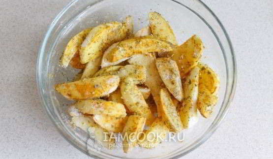 жареный картофель в панировке