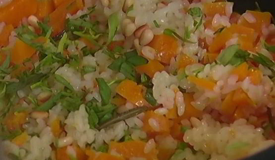 зимний рис с тыквой и кедровыми орехами