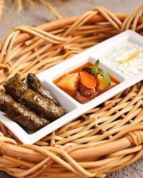 Долма из виноградных листьев