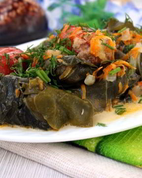 Голубцы из мангольда с фаршированными овощами