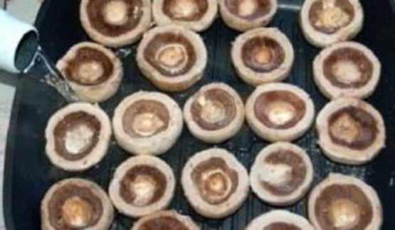 фаршированные шампиньоны с сыром