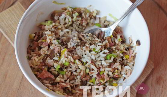 грибы, фаршированные рисом