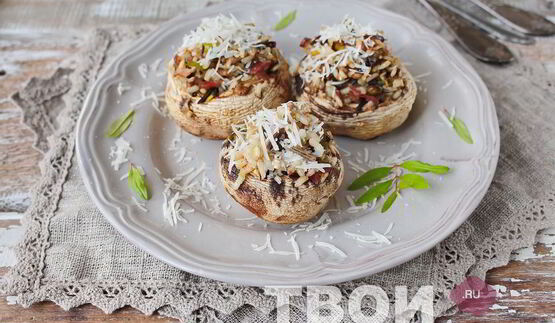 грибы, фаршированные рисом