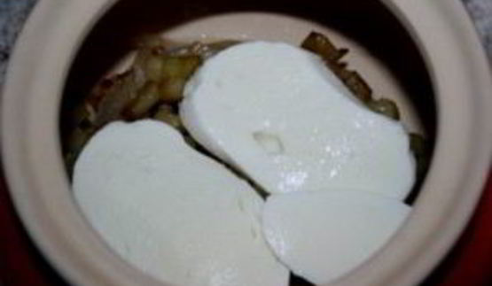 грибы в духовке в горшочке