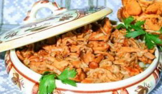 лисички, жареные в сметане