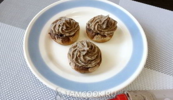 шампиньоны, фаршированные чечевицей