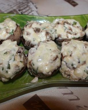 Шампиньоны, фаршированные кинзой и брынзой