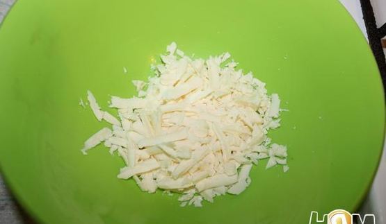 шампиньоны, фаршированные кинзой и брынзой