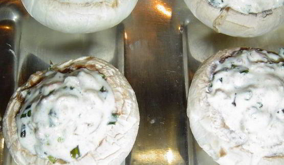 шампиньоны фаршированные морское искушение