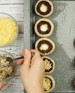 Шампиньоны с перепелиными яйцами