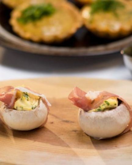 Рецепт шампиньонов с яйцом и зеленью