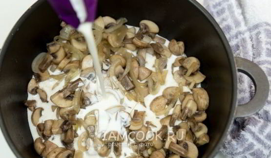 шампиньоны в сливках
