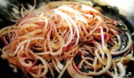 шампиньоны жареные с луком