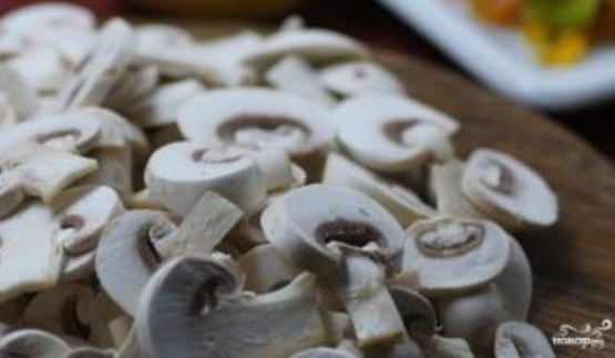 шампиньоны жареные с луком