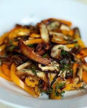 Шиитаке жаренные со сладким перцем