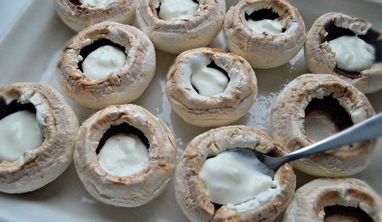 запеченные фаршированные шампиньоны