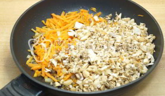 запеченные шампиньоны с овощами