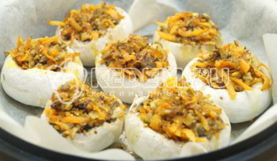 запеченные шампиньоны с овощами