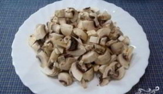 жареные грибы с баклажанами