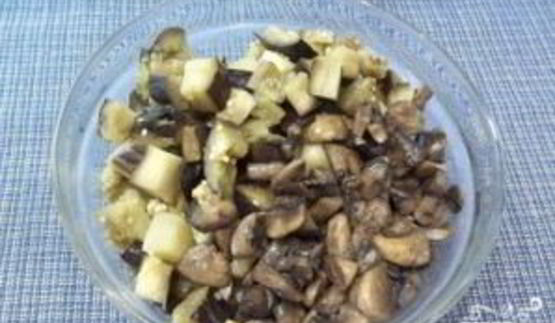 жареные грибы с баклажанами