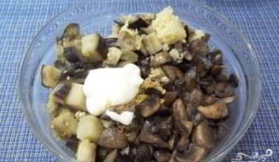 жареные грибы с баклажанами