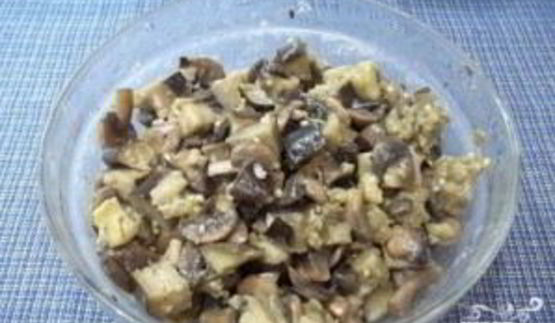 жареные грибы с баклажанами