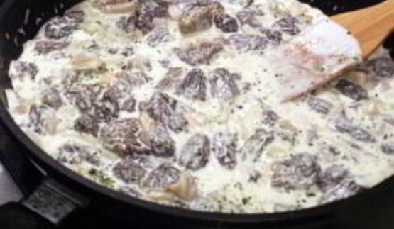 жареные сморчки в сметане