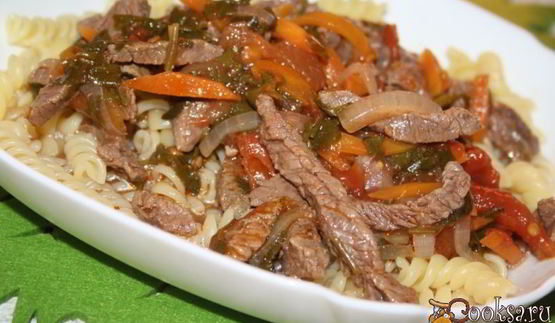 гуляш из говядины с кинзой