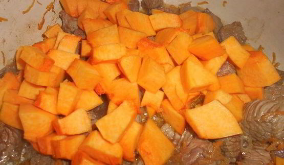 гуляш из говядины с тыквой