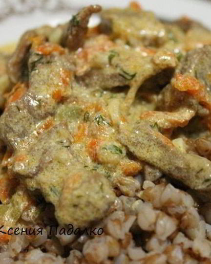 Рецепт гуляша из говядины со сметаной